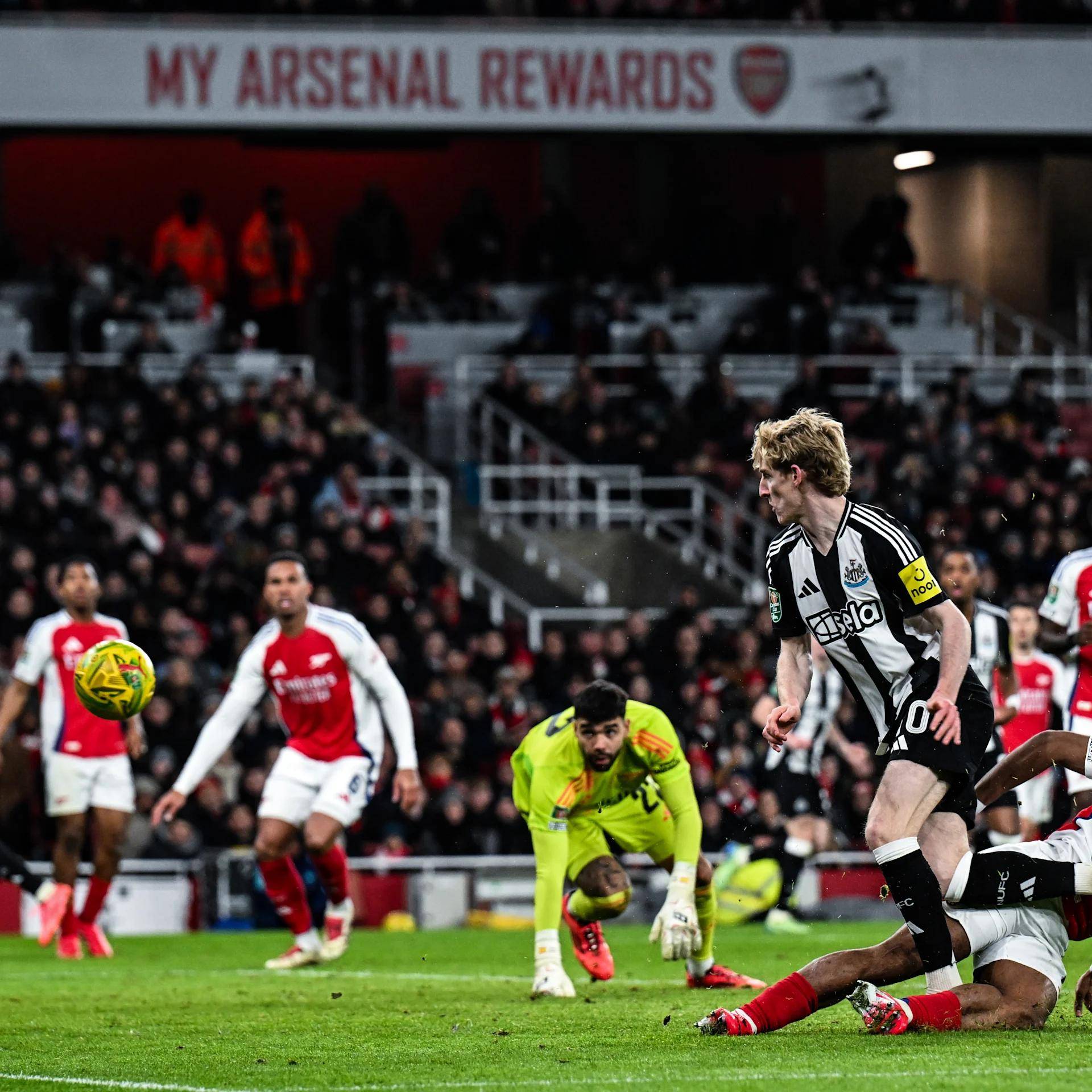 爱游戏官方-包含阿森纳客场战平纽卡斯尔,积分榜位置不变的词条