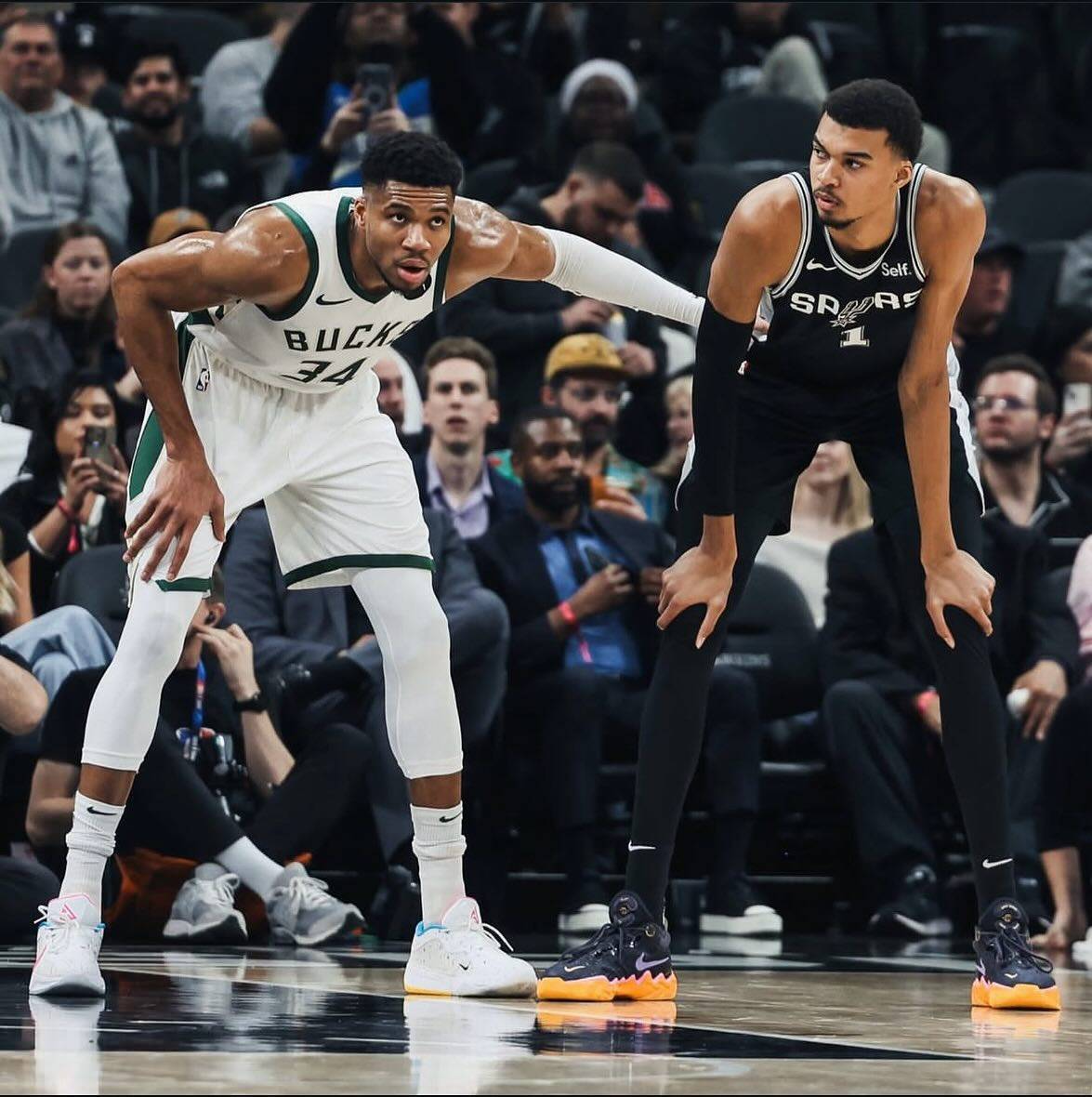 爱游戏下载-雄鹿大胜马刺，字母哥砍下30分20篮板的简单介绍