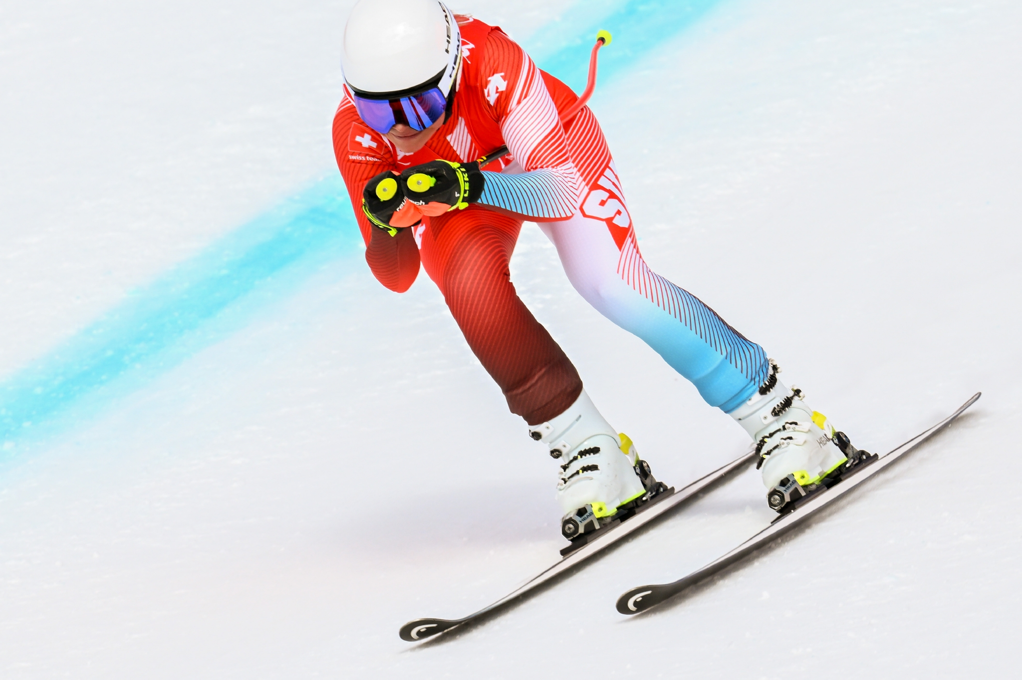 爱游戏馆-高山滑雪选手惊艳亮相,谁能称霸?