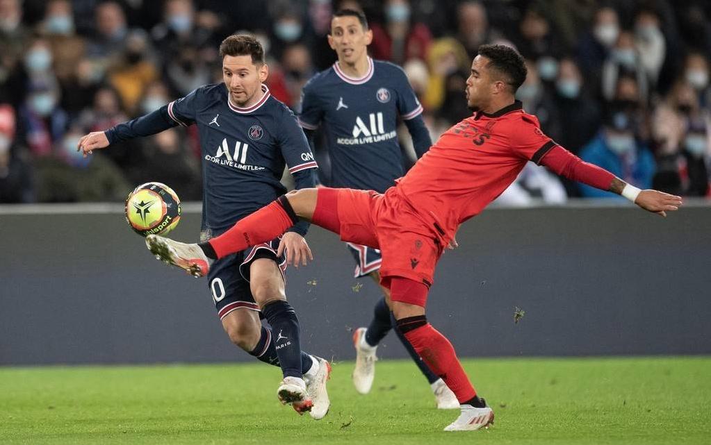 爱游戏培训-包含巴黎圣日耳曼坐镇主场迎战圣埃蒂安，双方旗鼓相当的词条