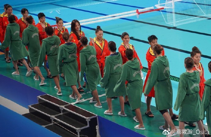 爱游戏网站入口-水球比赛中队伍紧密合作取得胜利