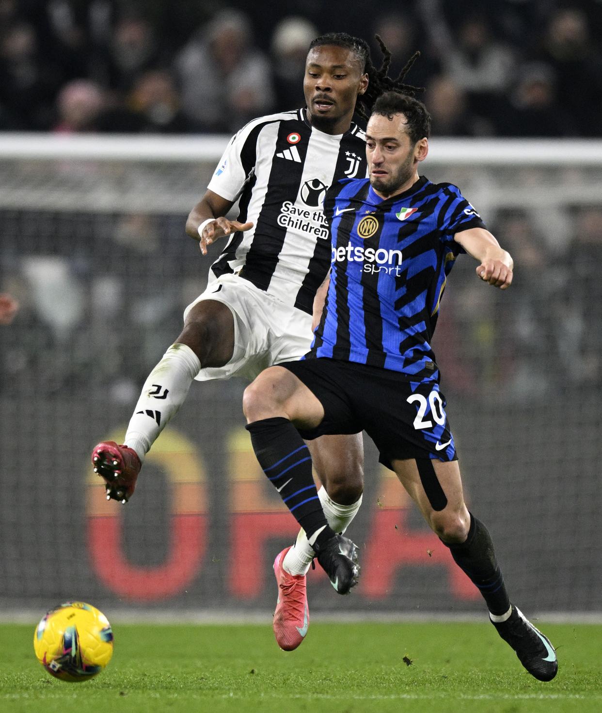 爱游戏官网登录网址-包含尤文图斯在圣西罗大踏步！AC米兰主场1比6遭受重创的词条