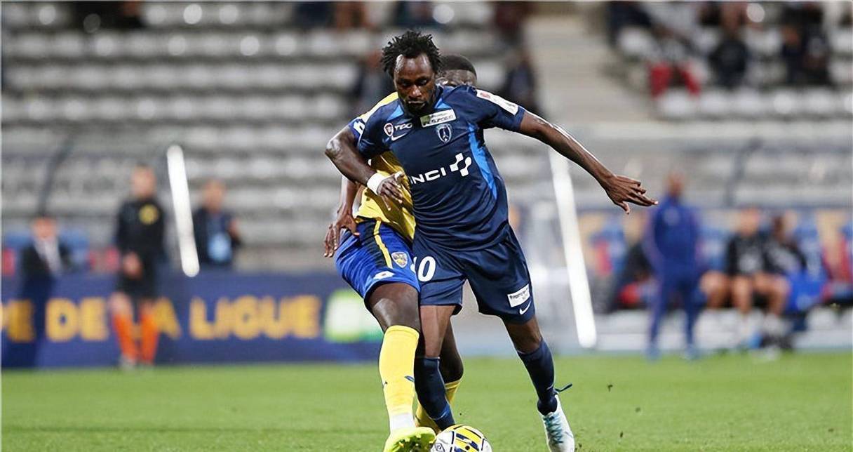 里昂客场大胜,巴黎圣日耳曼陷入泥潭的简单介绍