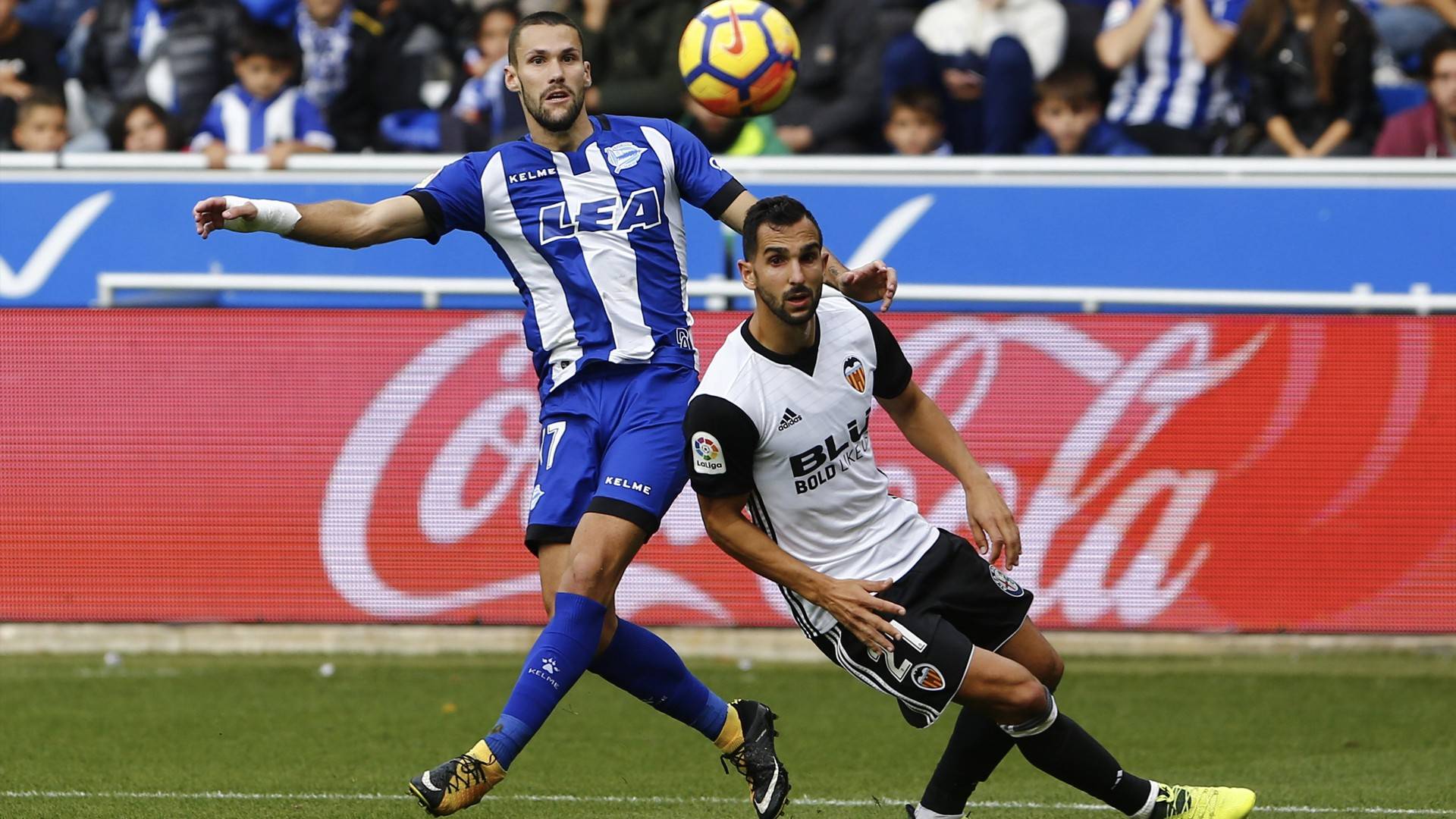 爱游戏投注-瓦伦西亚客场获胜，提升保级前景的简单介绍