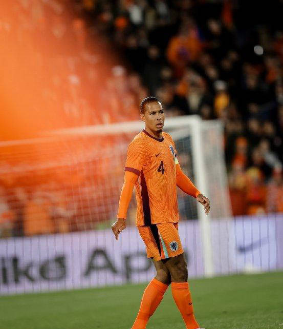 爱游戏网址-冰岛队攻守兼顾，赢得胜利更轻松